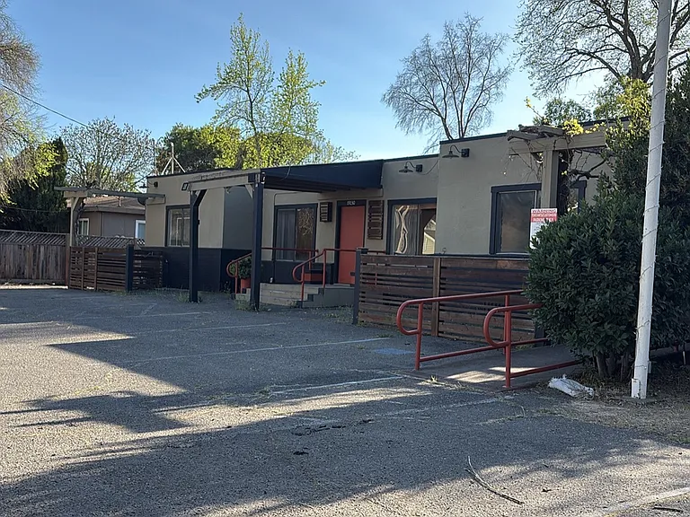 19030 Railroad Ave — Photo 1