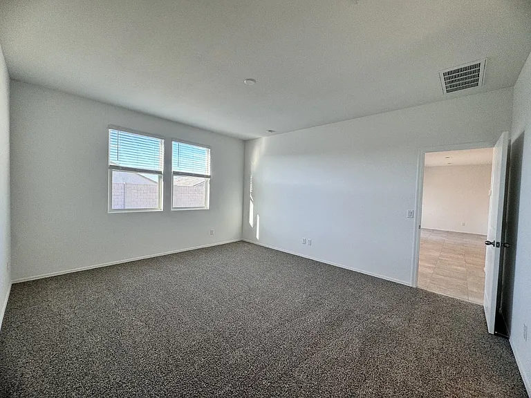 1137 W Chimes Tower Dr — Photo 34