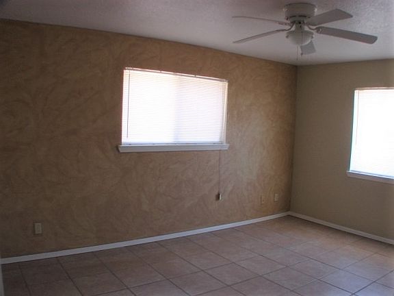 5th image of 701 Thames Dr