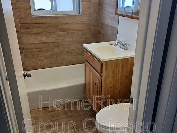 3rd image of 3414 Warren Ave APT 4