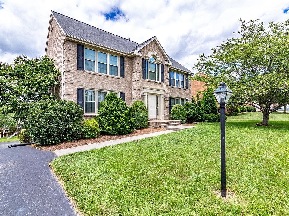 1st image of 2804 Edgefield Dr