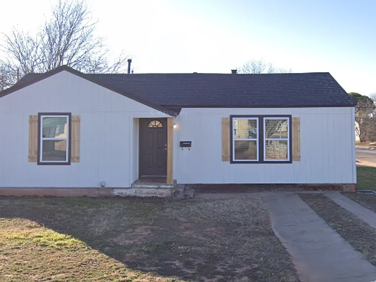 1482 Burger St — Photo 1