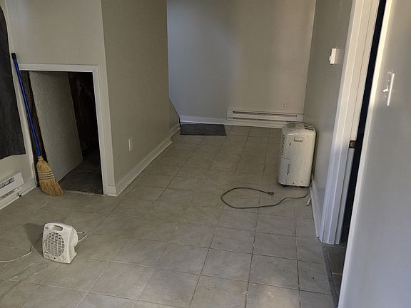 3rd image of 148 S Washington Ave APT 3