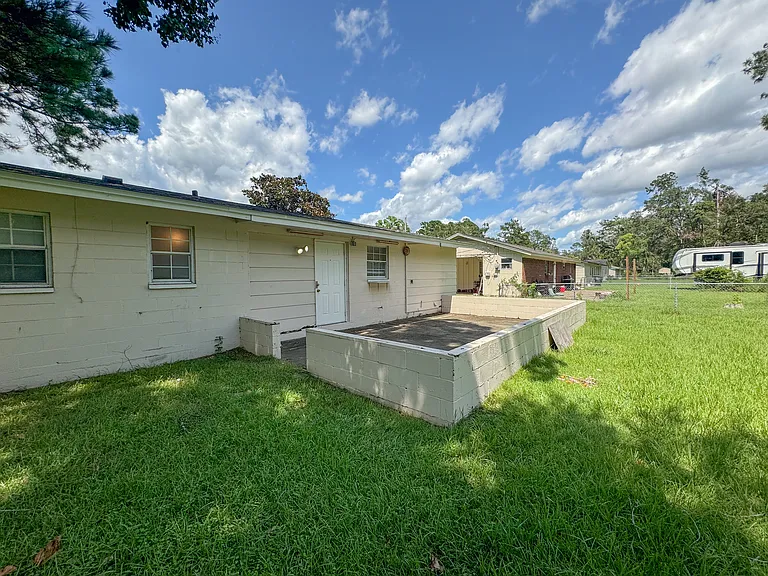 2203 Melanie Dr — Photo 20