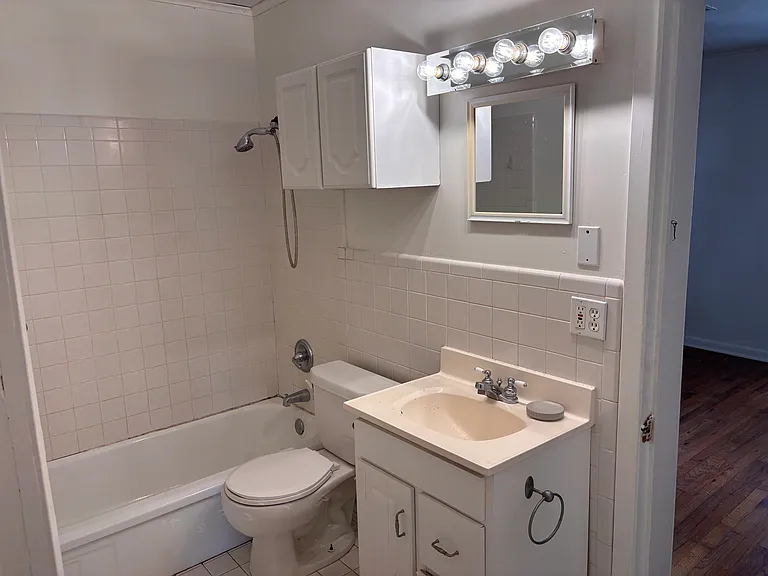 200 Gabriel St — Photo 12