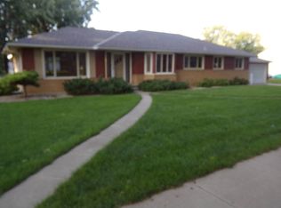 306 7th St, Ireton, IA 51027