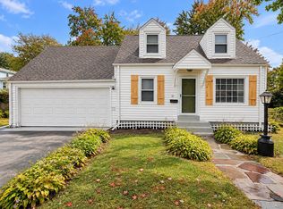 17 Royal St, Agawam, MA 01001