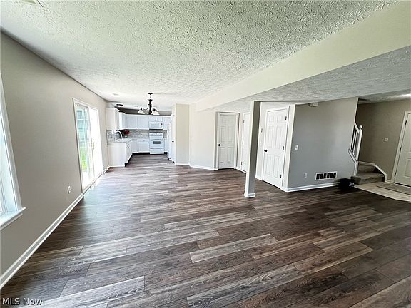 5th image of 5285 Deer Trace Dr