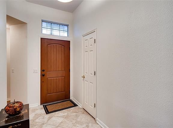 4th image of 121 Dogwood Dr