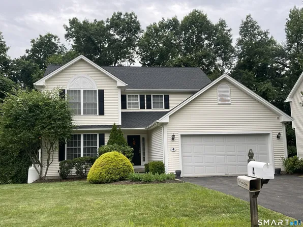 45 Pocono Lane #4, Danbury, CT 06810