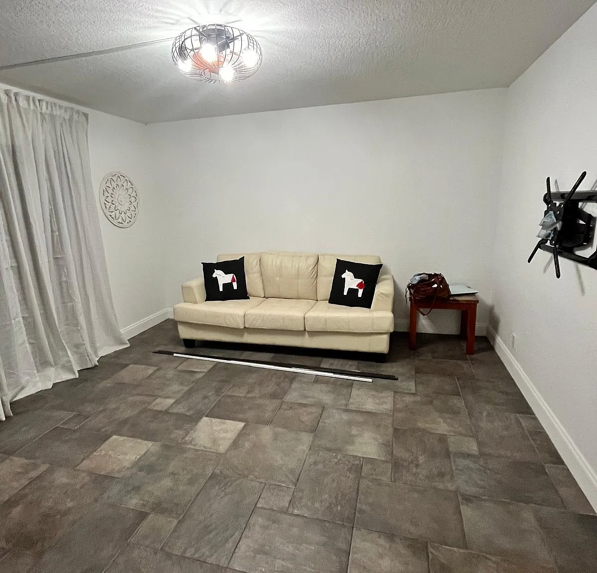 2 bed, 1095 sqft, $2,450 — Photo 4