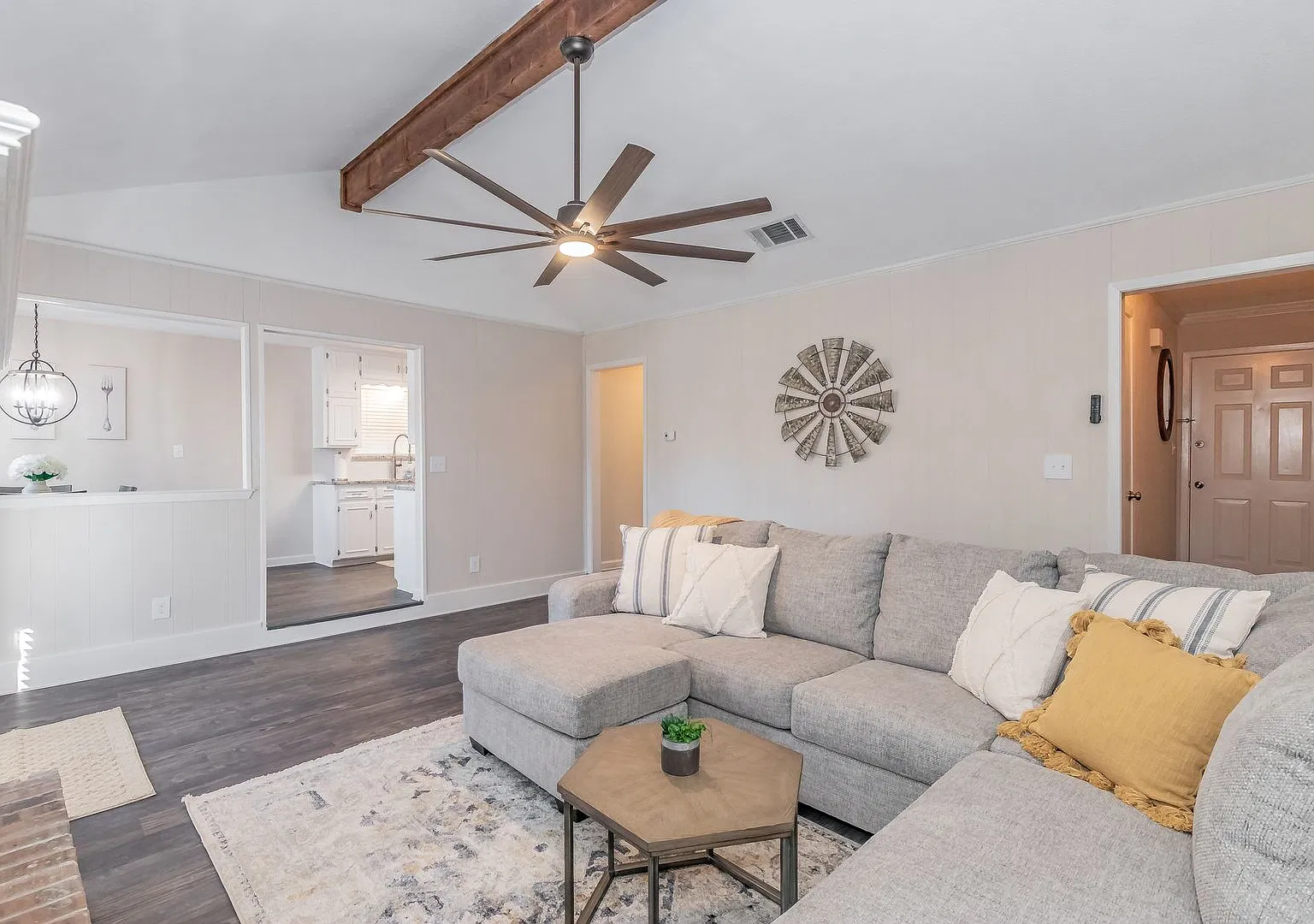 Fully Furnished 3Bed/2Bath Ranch Home in Keller — Photo 1