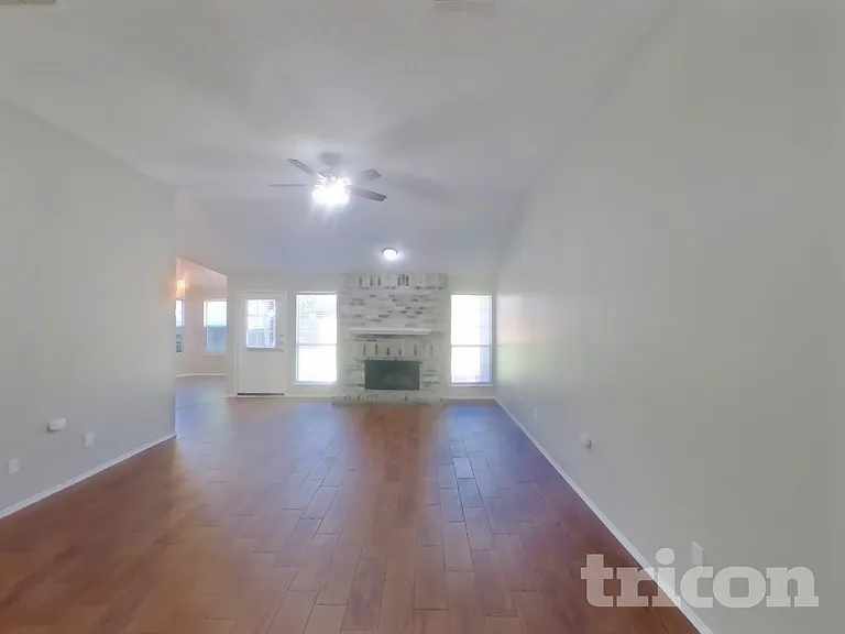 2520 Clovermeadow Dr — Photo 3