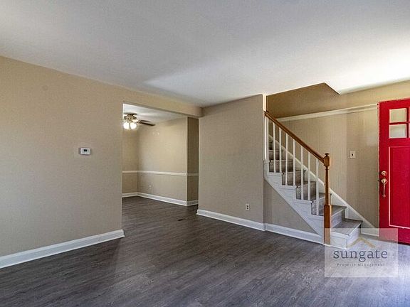 3rd image of 6017 Winthrope Ave