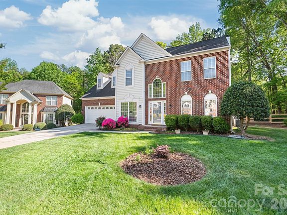 2nd image of 936 Timber Knoll Dr