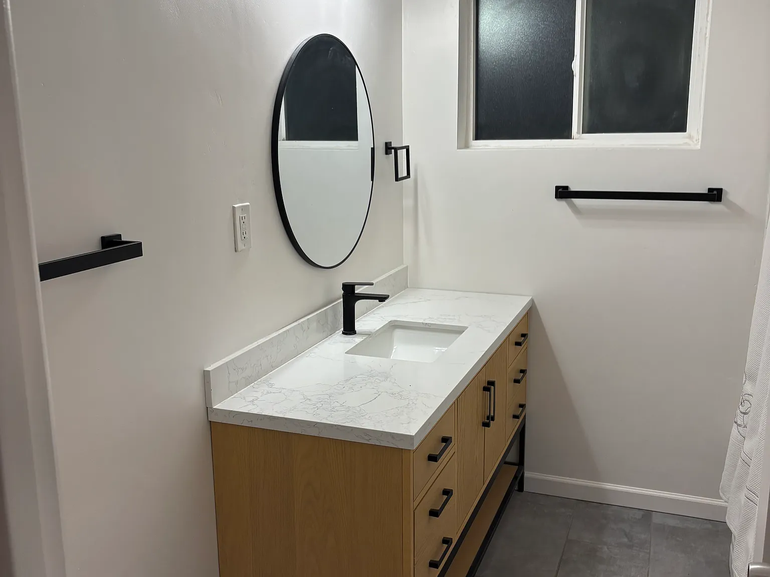 3 bed, 1400 sqft, $2,400 — Photo 2