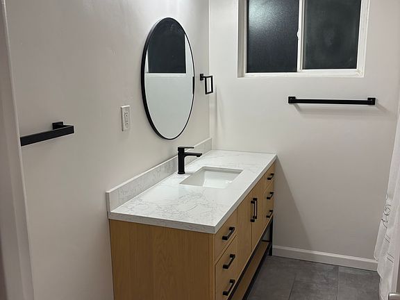 2nd image of 2216 W Pinchot Ave #1
