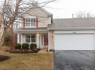1304 Promontory Dr, Pingree Grove, IL 60140