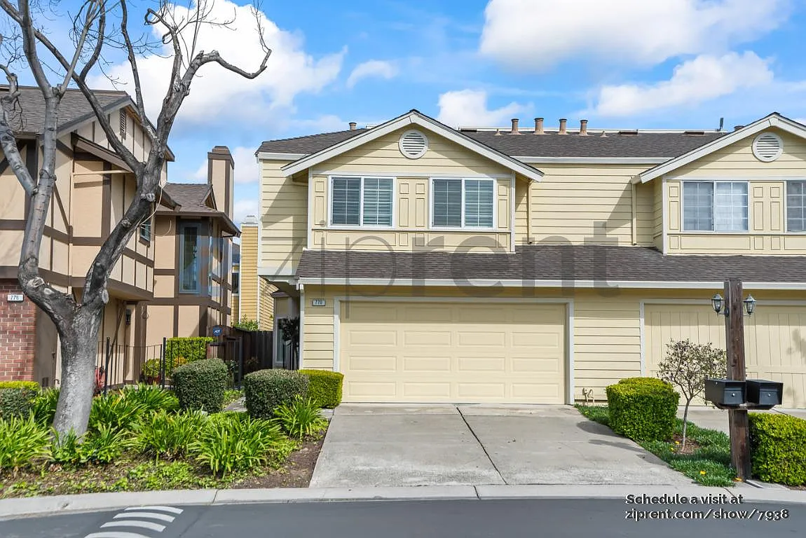 4 bed, 2.5 bath, 1860 sqft, $4,700 — Photo 2
