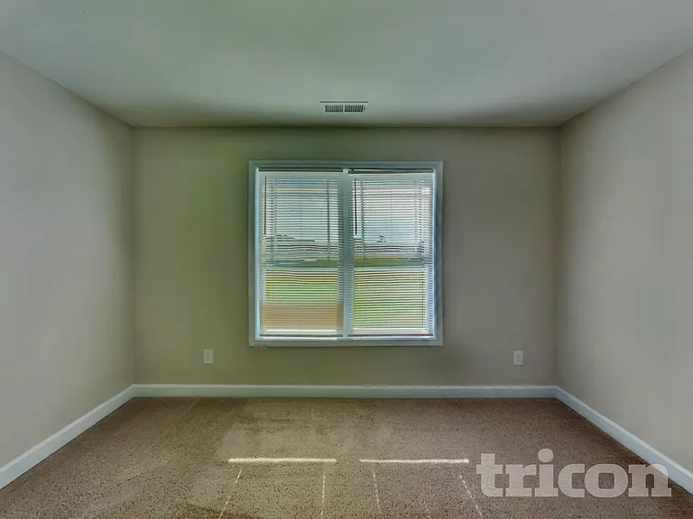 94 Hazelwood Rd — Photo 10