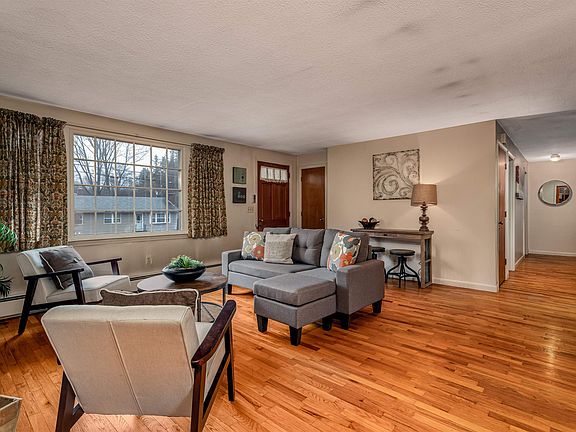 5th image of 11 Bates Drive