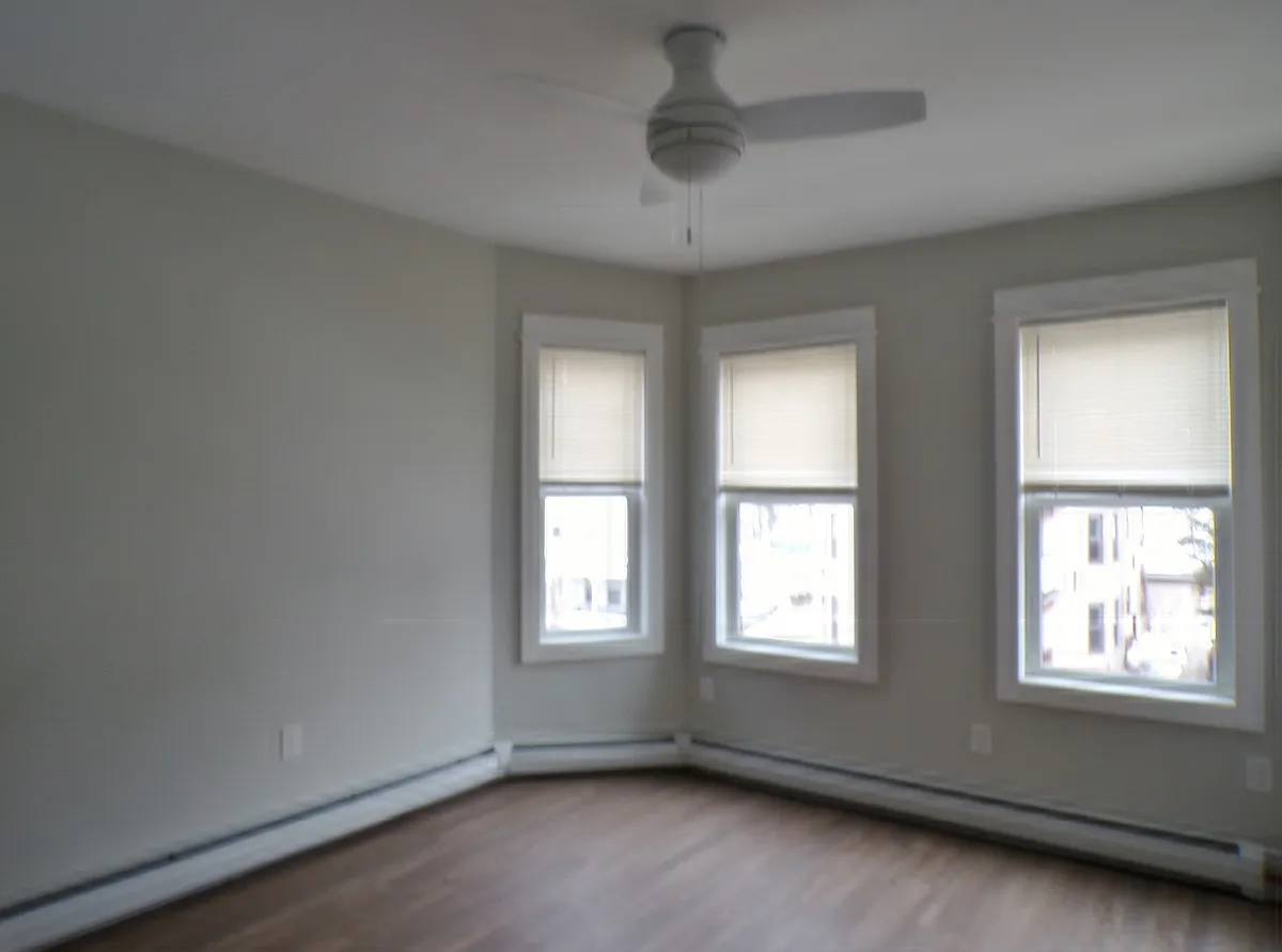 Building Photo - 808 Main St #C