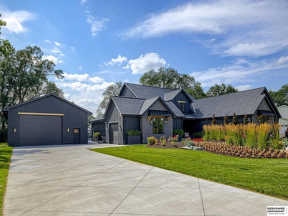 4th image of 2100 Skyline Dr