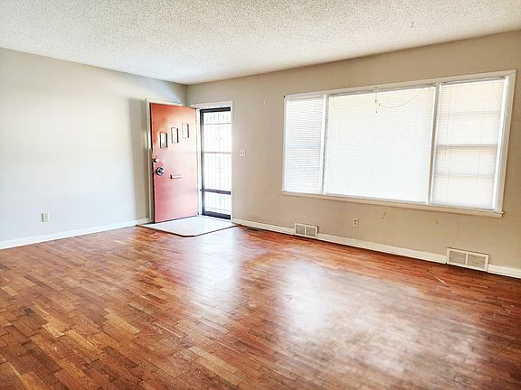 2nd image of 1234 E Cozy St