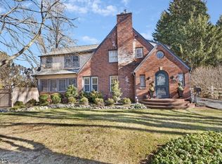 29 Orchard St, Mendham, NJ 07945