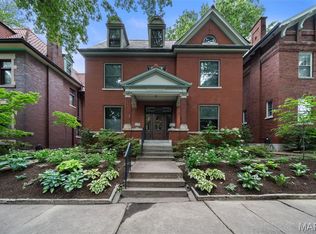 3537 Crittenden St, Saint Louis, MO 63118