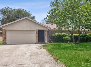 6219 Autumn Springs Ct, Arlington, TX 76001