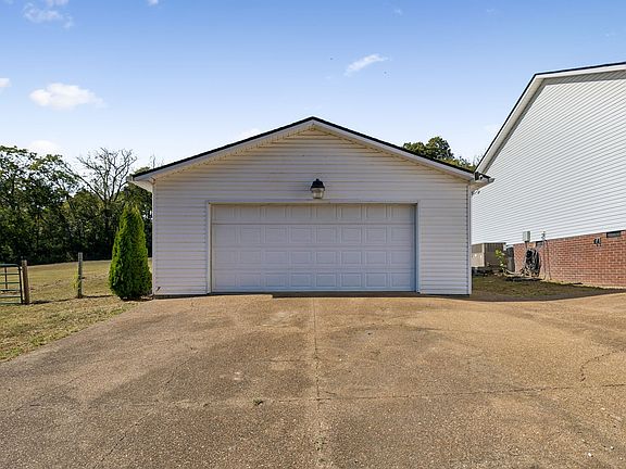 2nd image of 1245 Cliff Amos Rd
