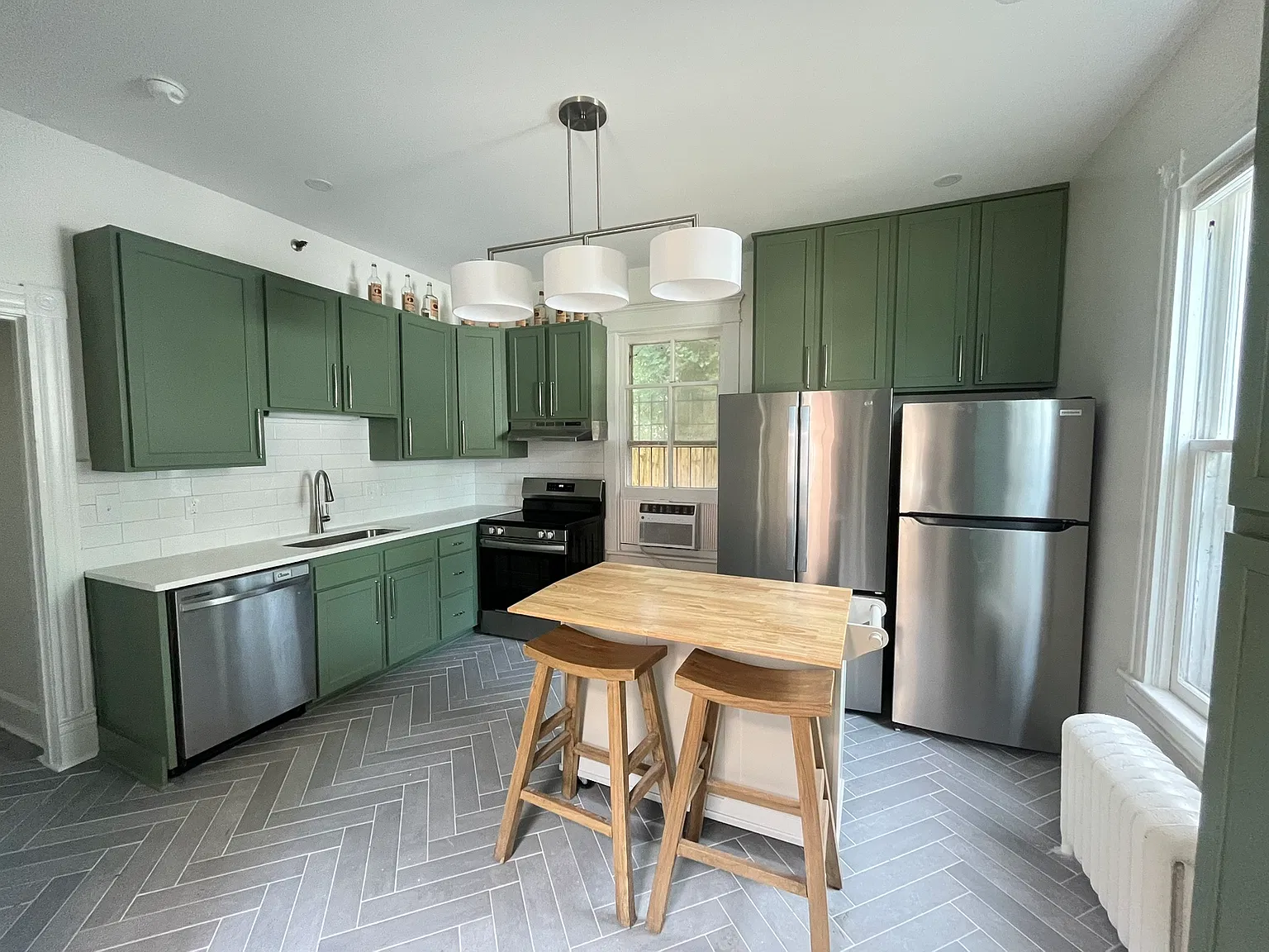 7 bed, 3413 sqft, $18,000 — Photo 3