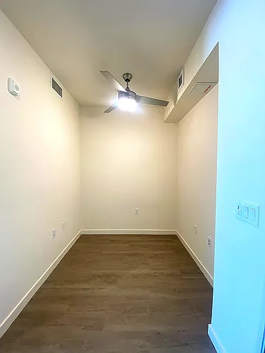 3067 N Park Way Photo 1