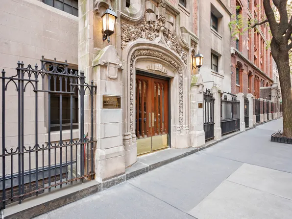 33 West 67th Street 4M image 16 of 16