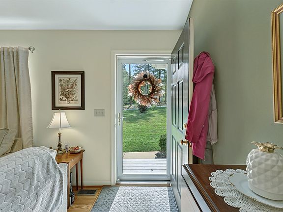 5th image of 24 Lafayette Dr