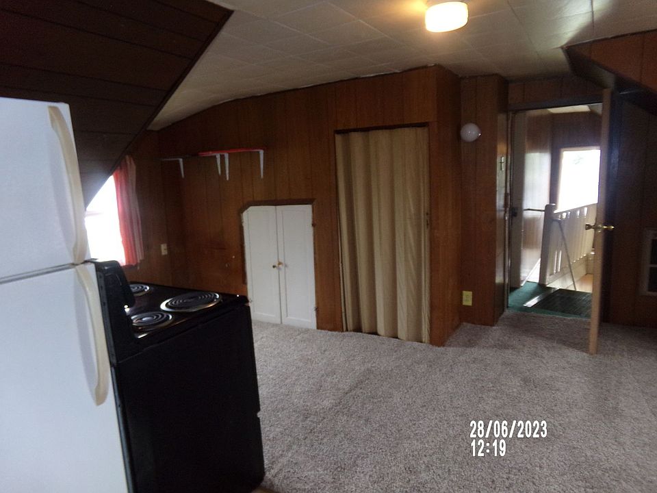 1st image of 914 W 1st St #3
