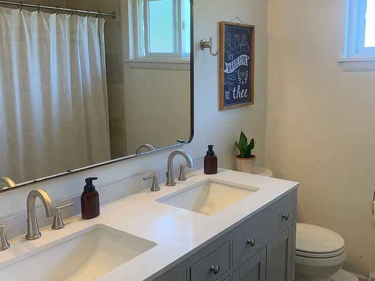 2249 Kingston Rd — Photo 9