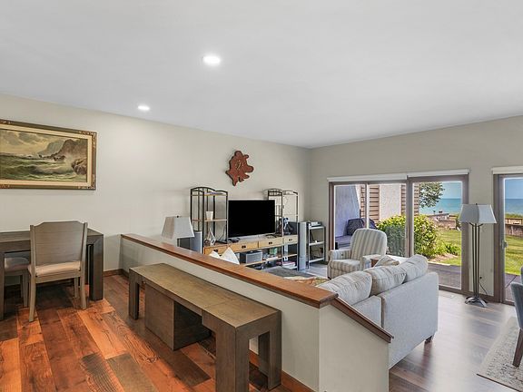 5th image of 101 N Shore Dr APT 30