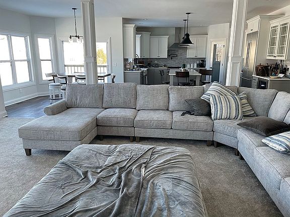 2nd image of 302 Lake Run Ln