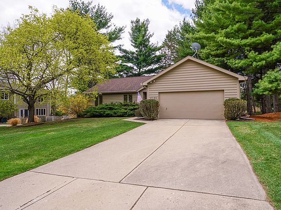 3rd image of 4181 Shoals Dr