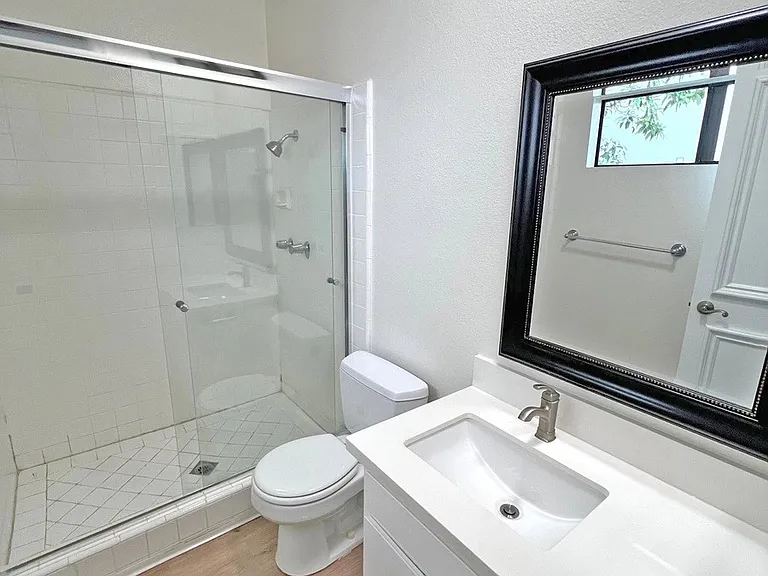 1940 Malcolm Ave #203 — Photo 14