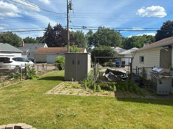 5th image of 1552 Idaho Ave E