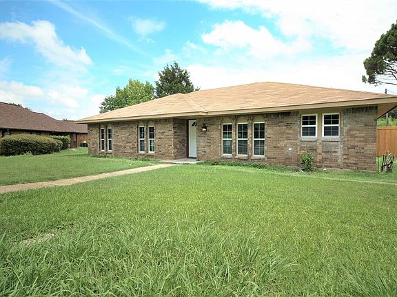 2nd image of 2122 Blueridge Dr