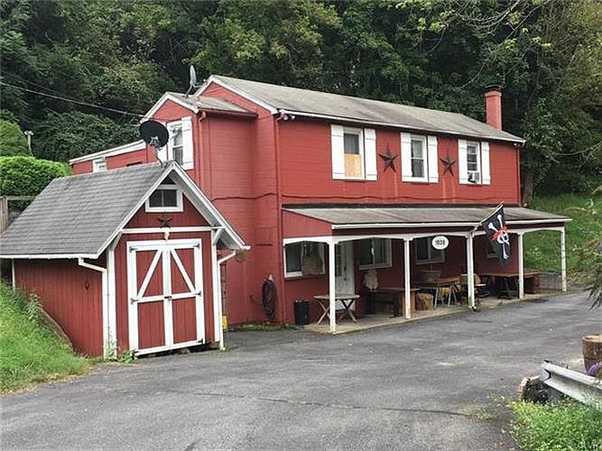 1st image of 1839 Bushkill Dr