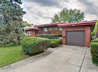 6718 N Avers Ave, Lincolnwood, IL 60712