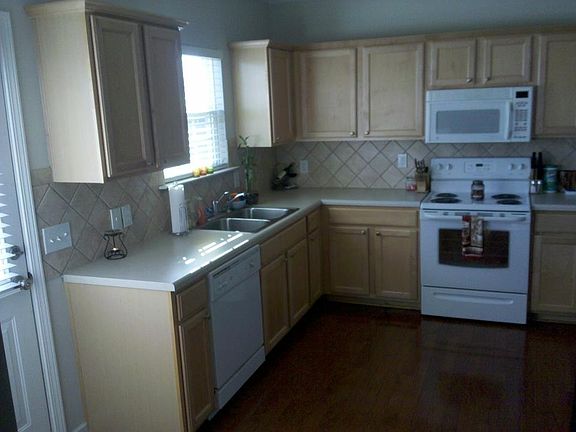 5th image of 2216 Palomino Ln
