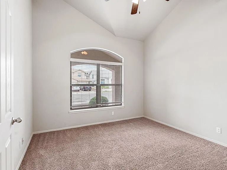 11100 Bullseye St — Photo 18