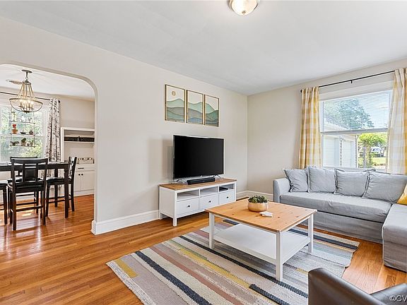 5th image of 4809 Brittles Ln