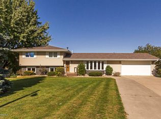 932 Rolling Heights Ct NE, Byron, MN 55920